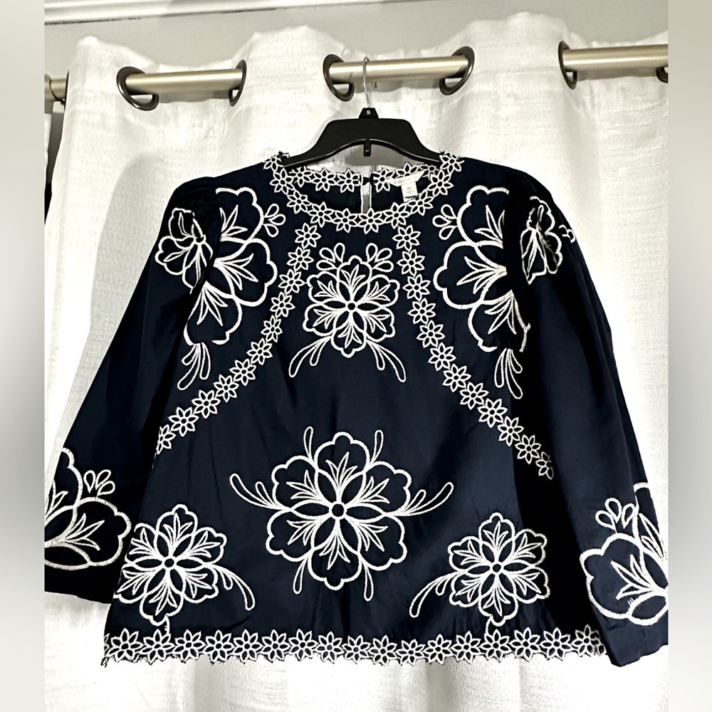 Navy Embroidered Boho Top Sz Med.